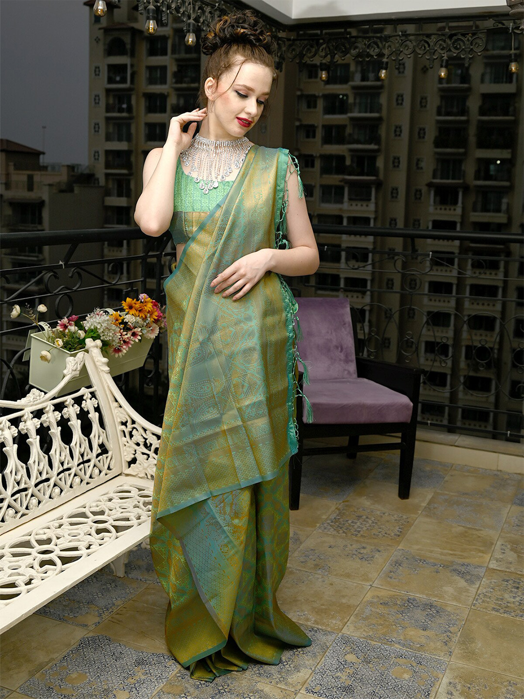 

ODETTE Ethnic Motifs Woven Design Zari Saree, Green