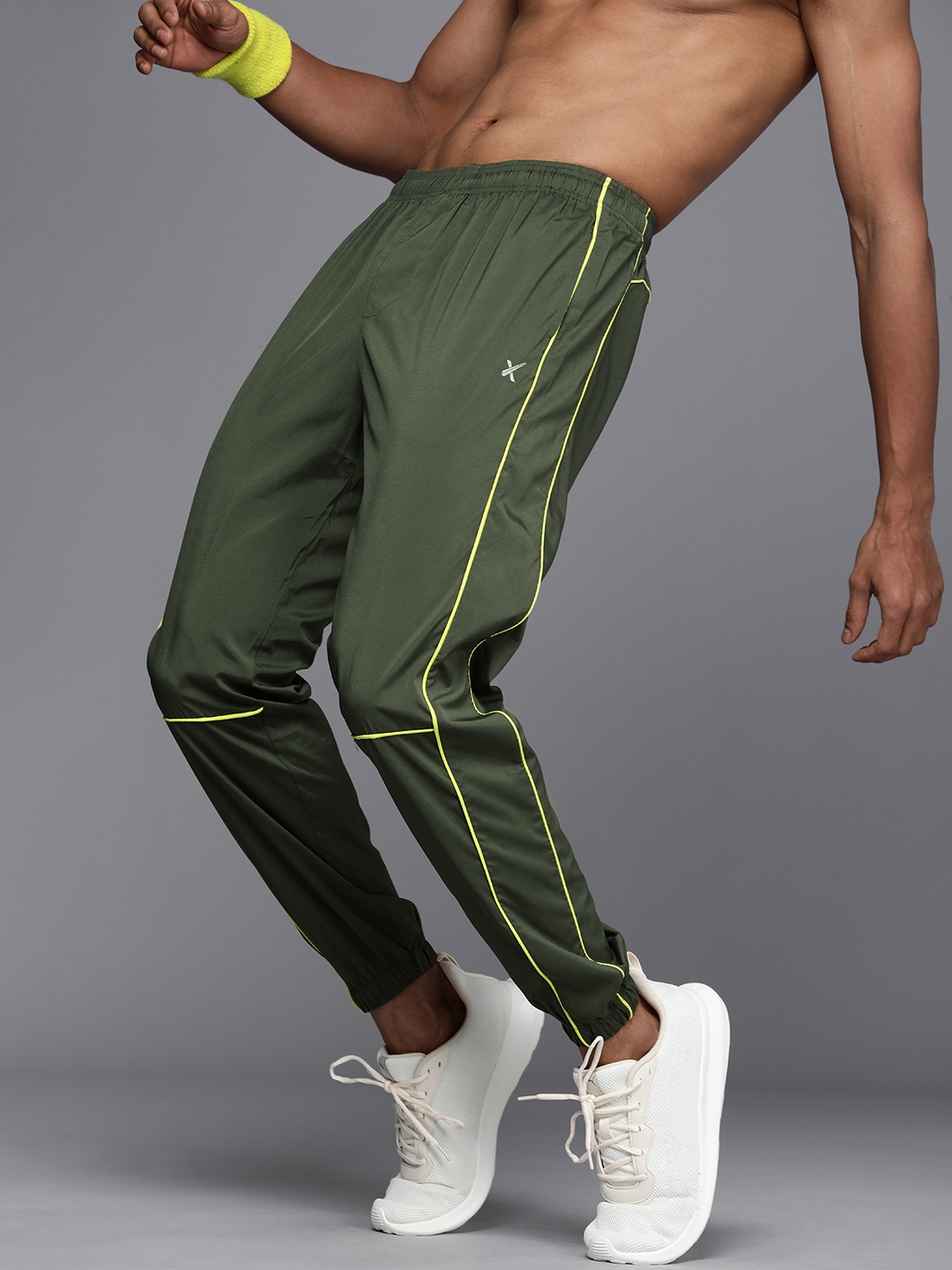 

HRX by Hrithik Roshan Men Solid Rapid-Dry Antimicrobial Training Joggers, Olive