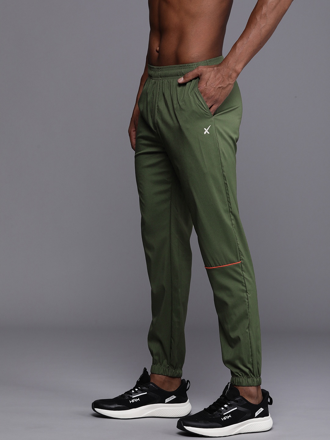 

HRX by Hrithik Roshan Men Solid Mid-Rise Rapid-Dry Training Joggers, Olive