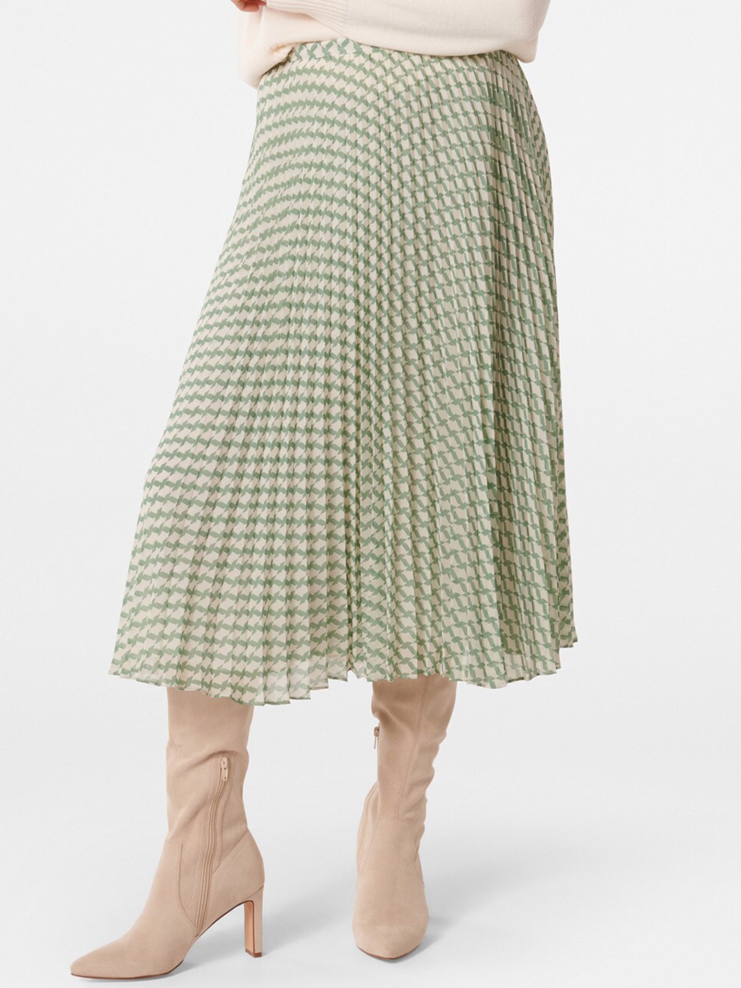 

Forever New Printed Flared Hailee Pleated Skirt, Green
