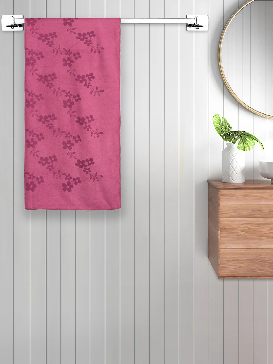 

FABINALIV Pink Printed 420 GSM Cotton Bath Towel