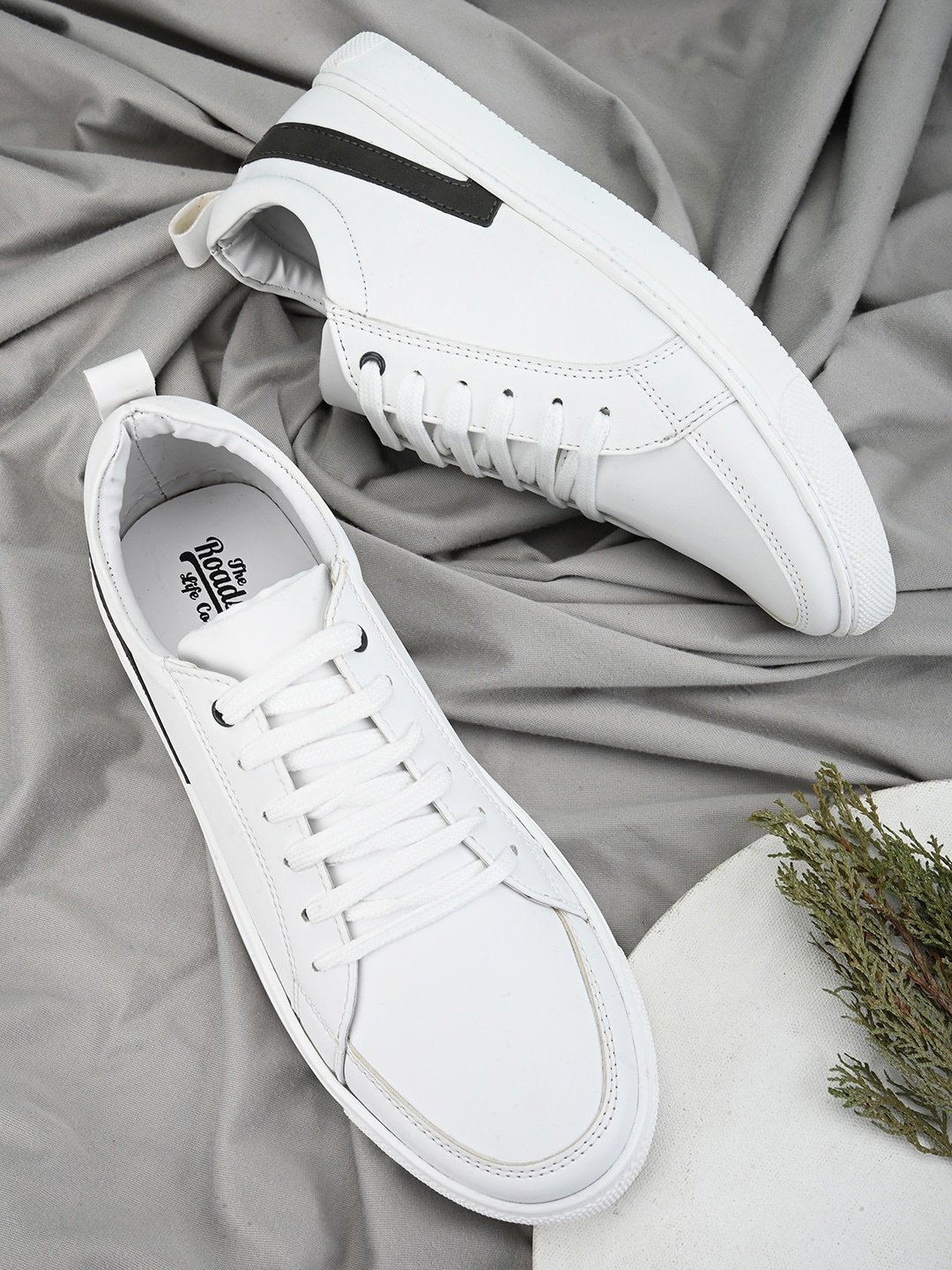 

The Roadster Lifestyle Co. Men Comfort Insole Sneakers, White