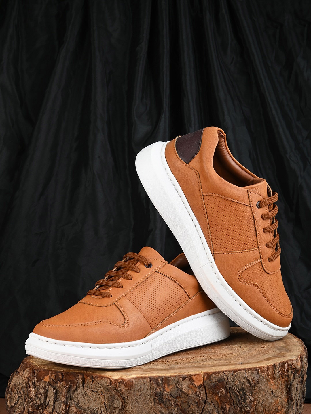 

Roadster Men Tan Brown & White Perforations Comfort Insole Contrast Sole Sneakers