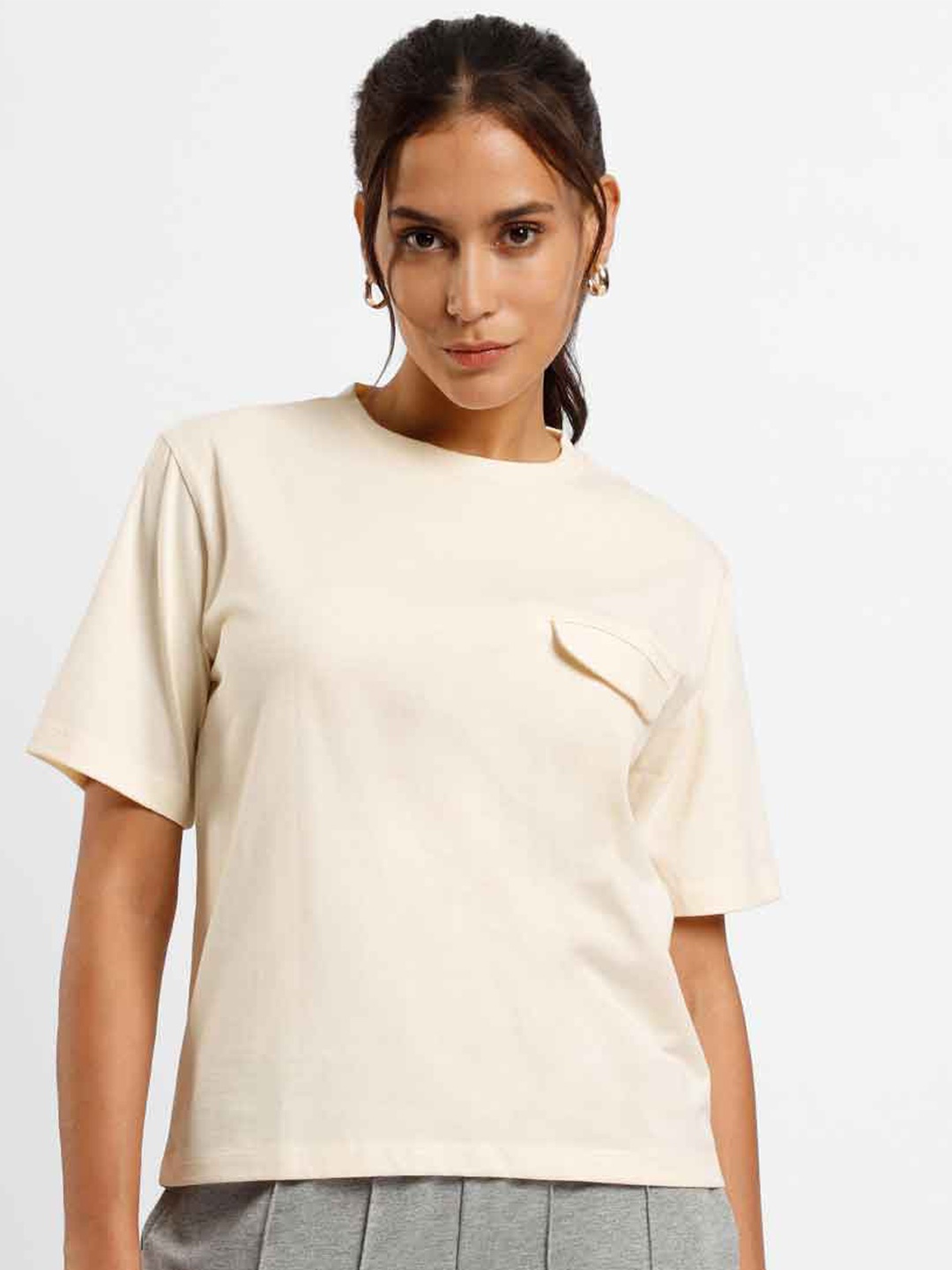 

NOBERO The Fashleisure Edit Pocket Detailing T-shirt, Beige