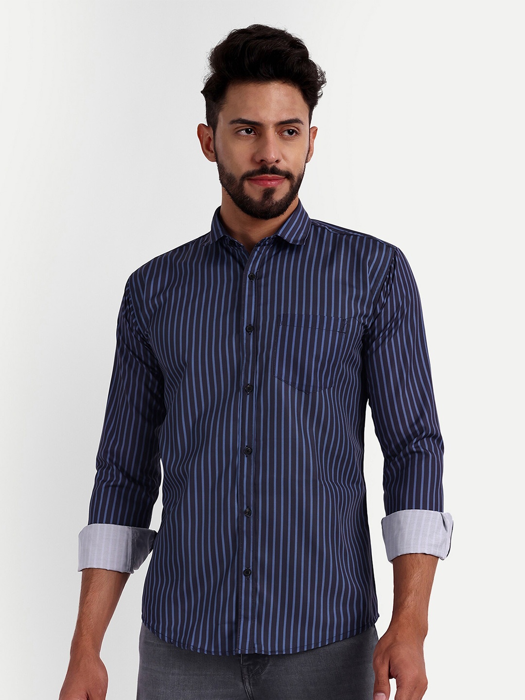 

GETCHI Premium Vertical Stripes Spread Collar Casual Shirt, Navy blue