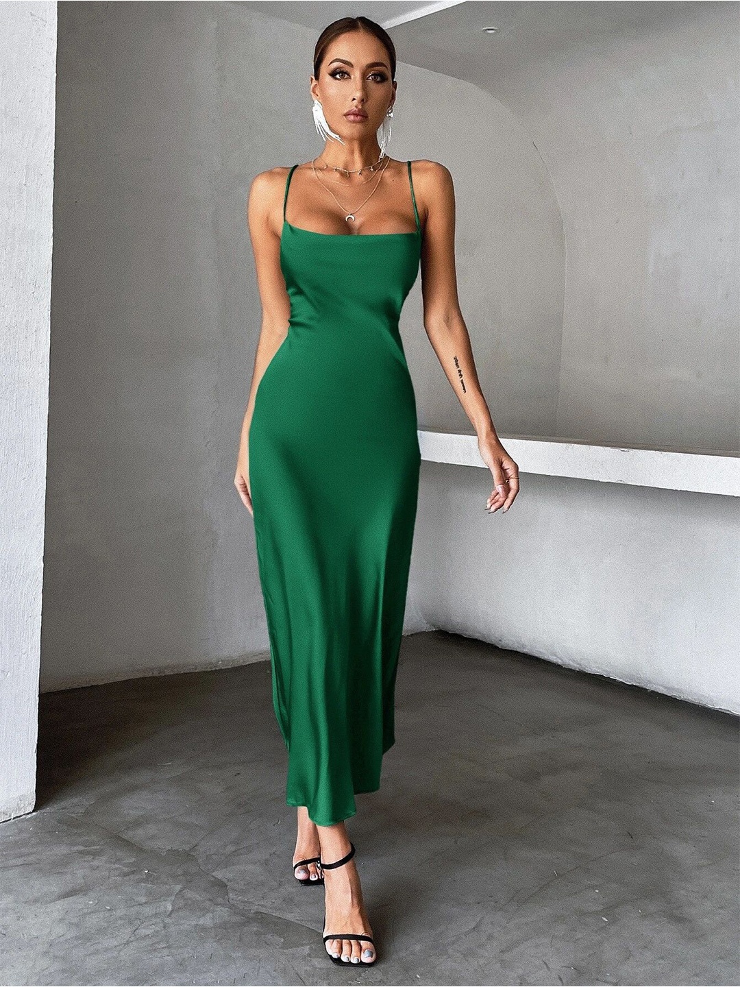 

BoStreet Green Shoulder Strap Sheath Dress