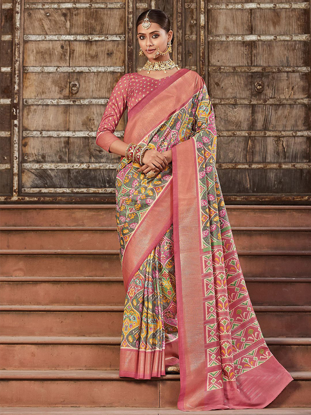 

Mitera Grey & Pink Ethnic Motifs Printed Zari Saree
