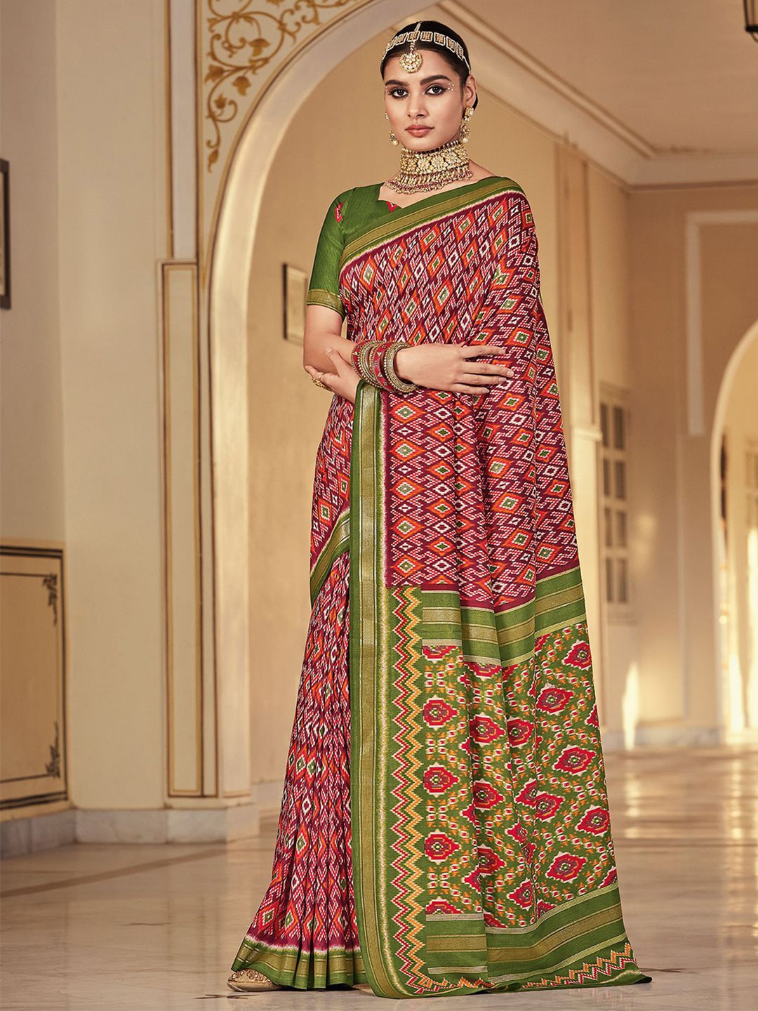 

Mitera Maroon & Green Geometric Printed Zari Saree