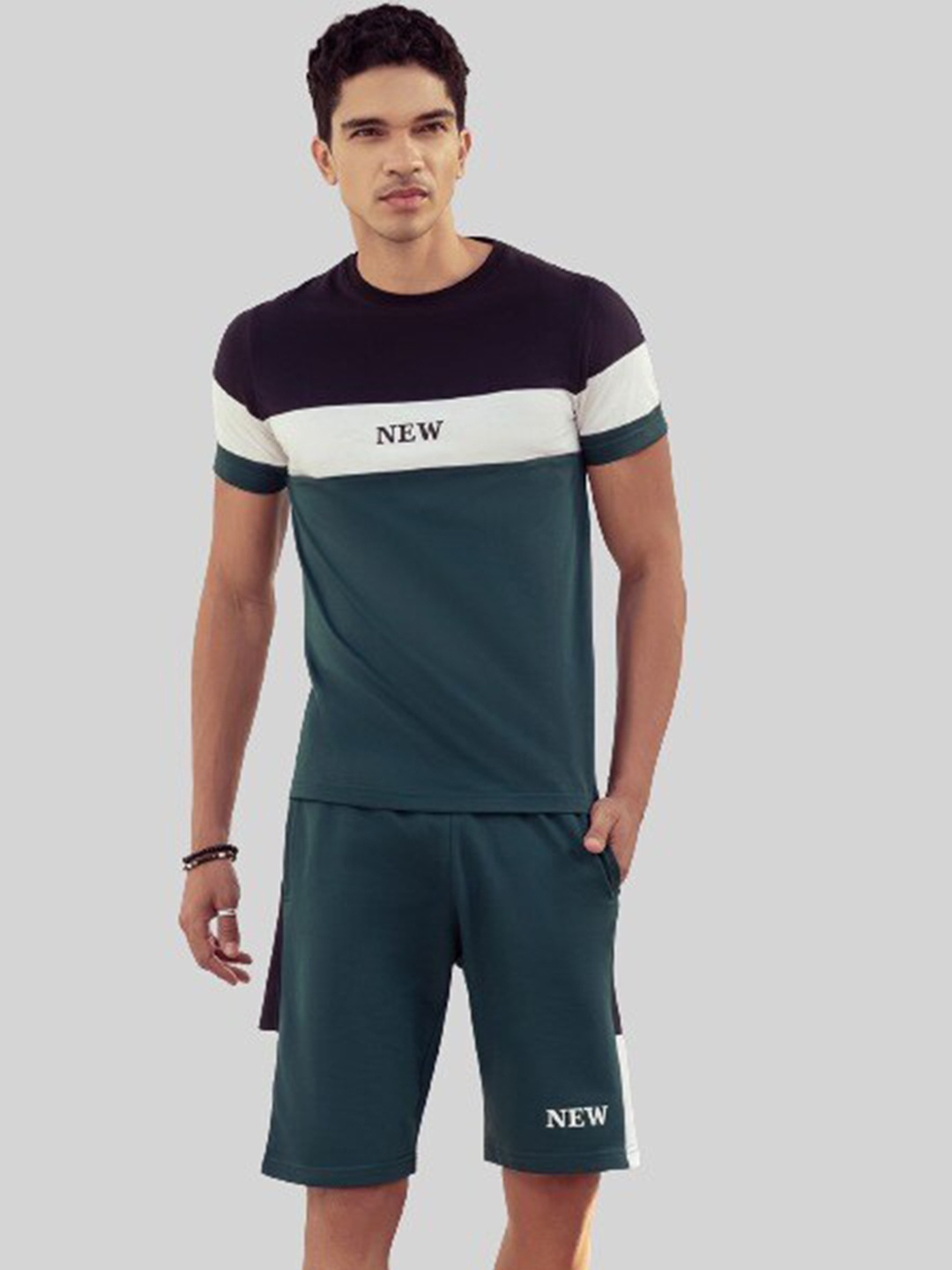 

NOBERO Men Printed Round-Neck T-Shirt With Shorts, Green