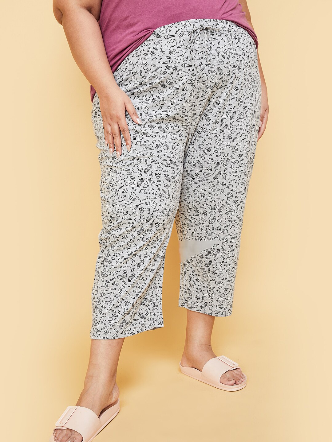 

max Women Plus Size Floral Printed Pure Cotton Capris, Grey