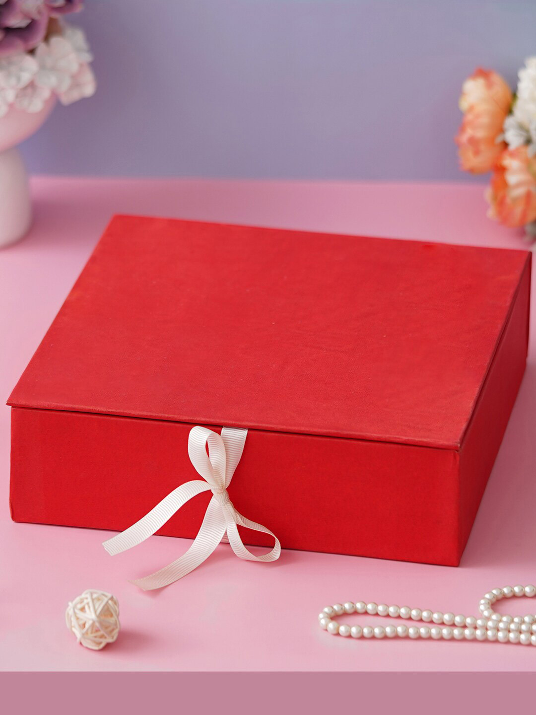 

eCraftIndia White & Brown 4 Pieces Flower Shape Wooden Tea Light Candle Holders