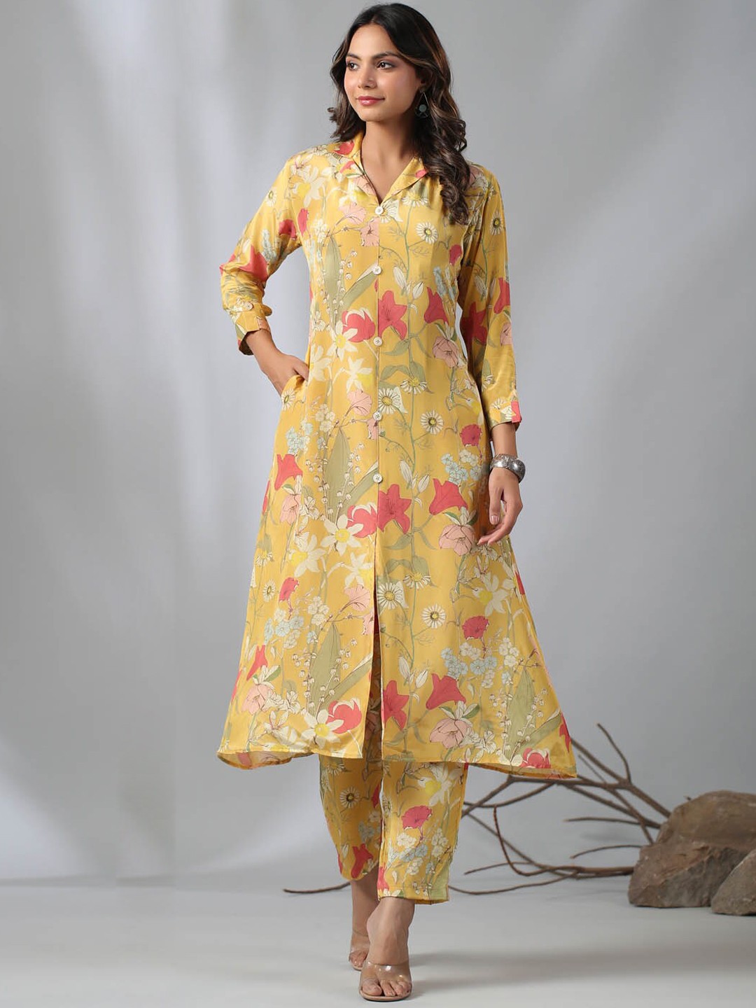 

Meena Bazaar Floral Printed Regular Kurta with Trousers, Mustard