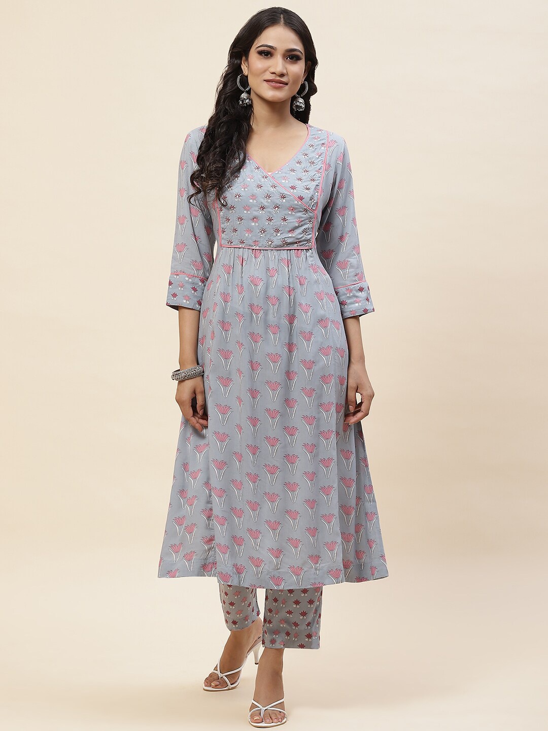 

Meena Bazaar Floral Printed Regular Kurta with Trousers, Blue