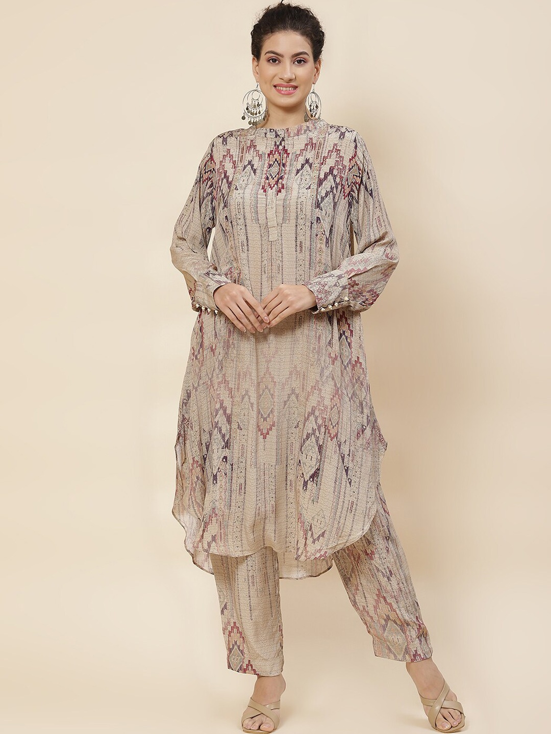 

Meena Bazaar Geometric Printed Puff Sleeve Regular Kurta With Trousers, Beige