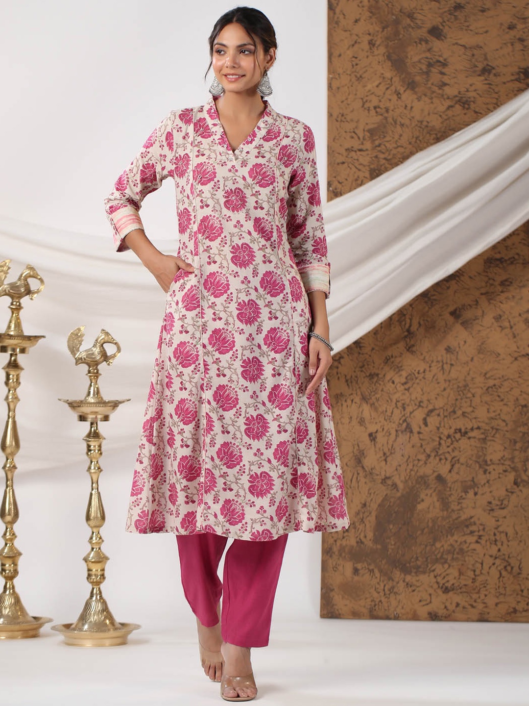

Meena Bazaar Floral Printed V-Neck A-Line Kurta With Trousers, Beige