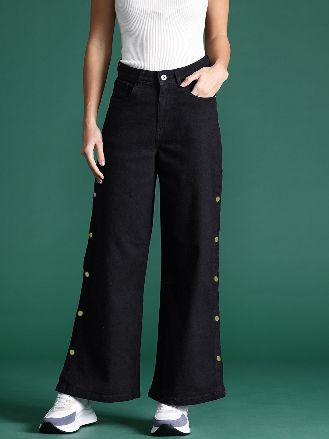 

DressBerry Women Straight Fit Sid Snap-Button Closures High-Rise Stretchable Jeans, Black