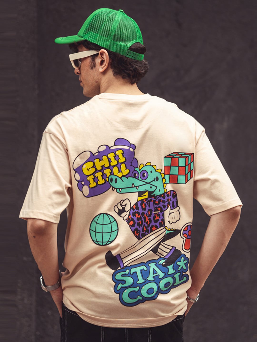 

Powerlook Beige Graphic Printed Drop-Shoulder Sleeves Oversized T-shirt