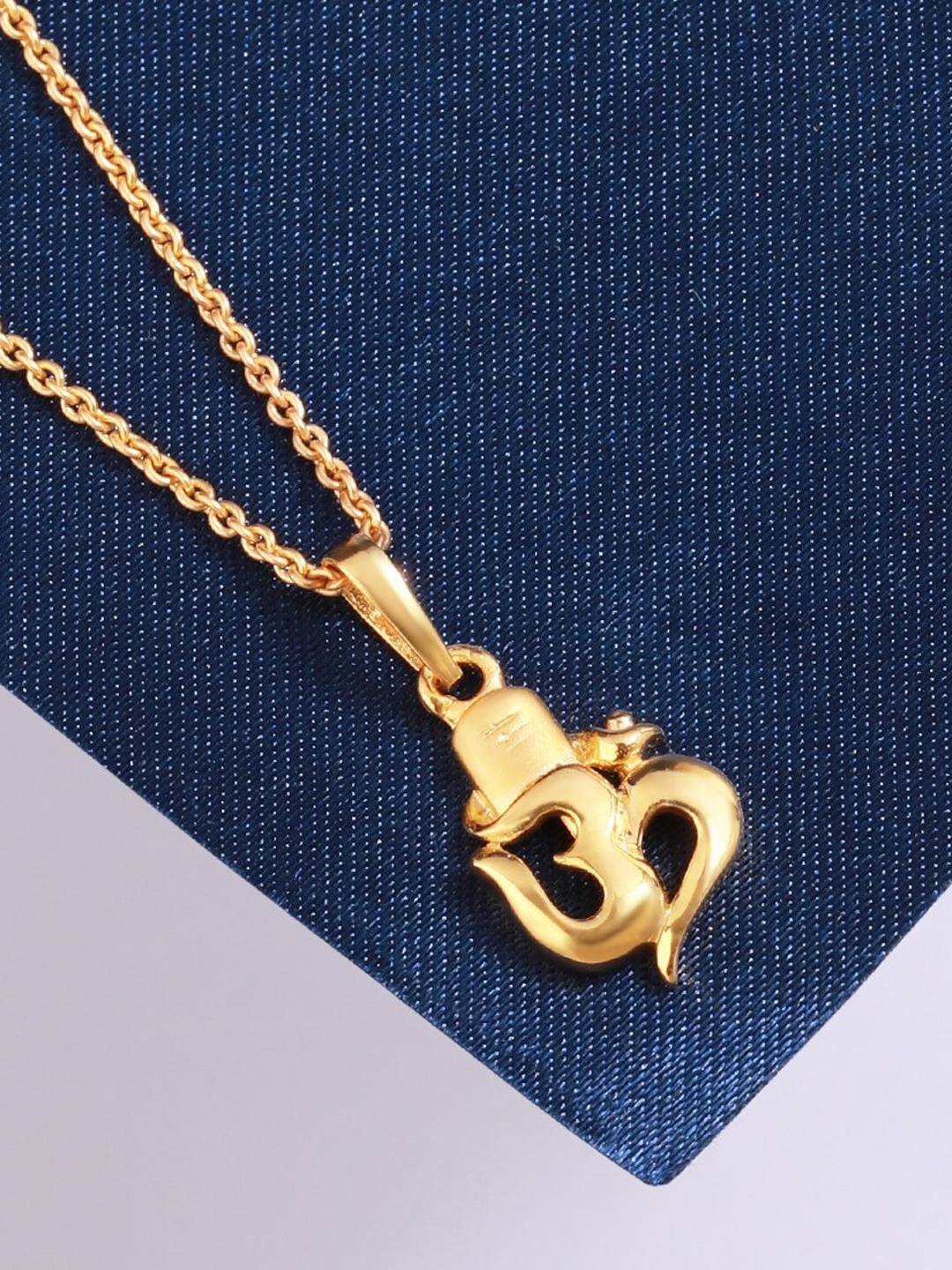

CANDERE A KALYAN JEWELLERS COMPANY 18KT BIS Hallmark Gold Pendant - 1.67 g
