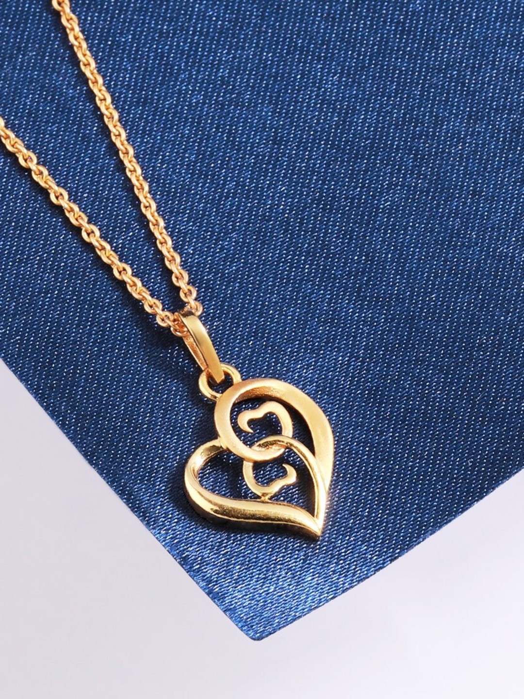 

CANDERE A KALYAN JEWELLERS COMPANY 18KT BIS Hallmark Gold Pendant - 1.25 g