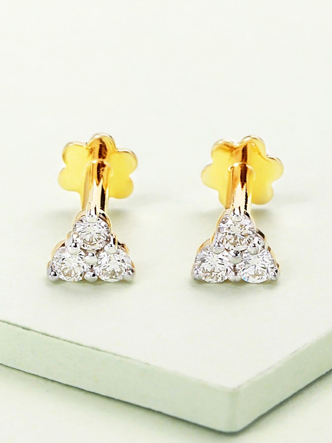 

CANDERE A KALYAN JEWELLERS COMPANY 18KT BIS Hallmark Gold Diamond-Studded Earrings -0.64gm