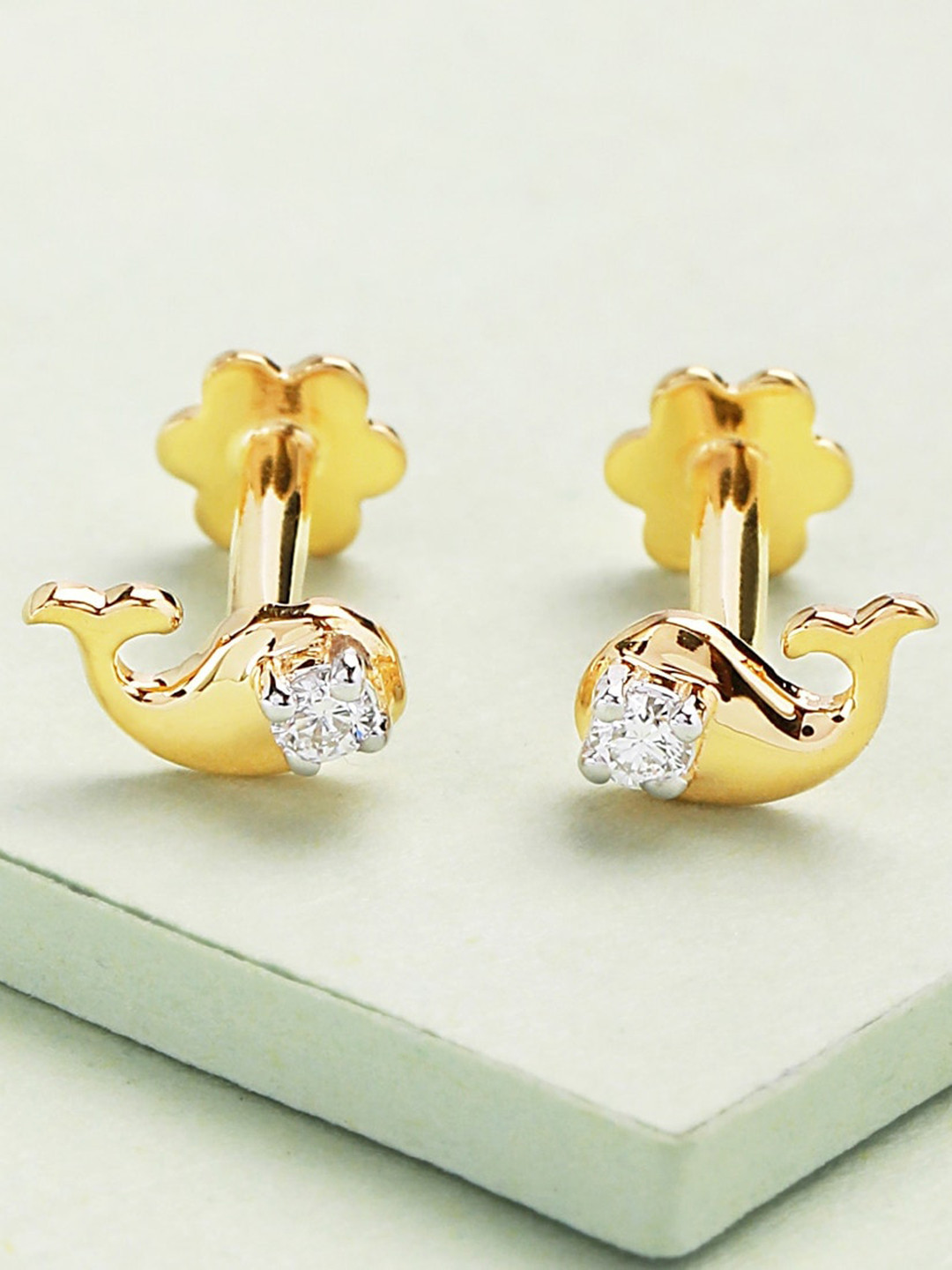 

CANDERE A KALYAN JEWELLERS COMPANY 18KT BIS Hallmark Gold Diamond-Studded Earrings-0.7 gm