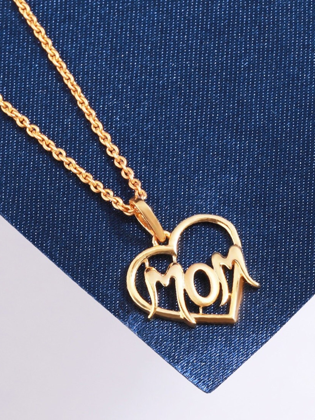 

CANDERE A KALYAN JEWELLERS COMPANY 18KT BIS Hallmark Gold Pendant-1.5gm