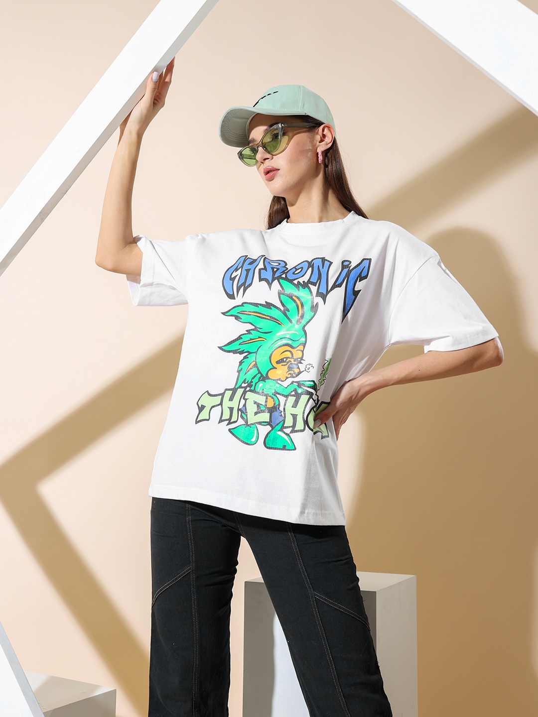 

Stylecast X Hersheinbox Graphic Printed Drop-Shoulder Sleeves Pure Cotton T-shirt, White