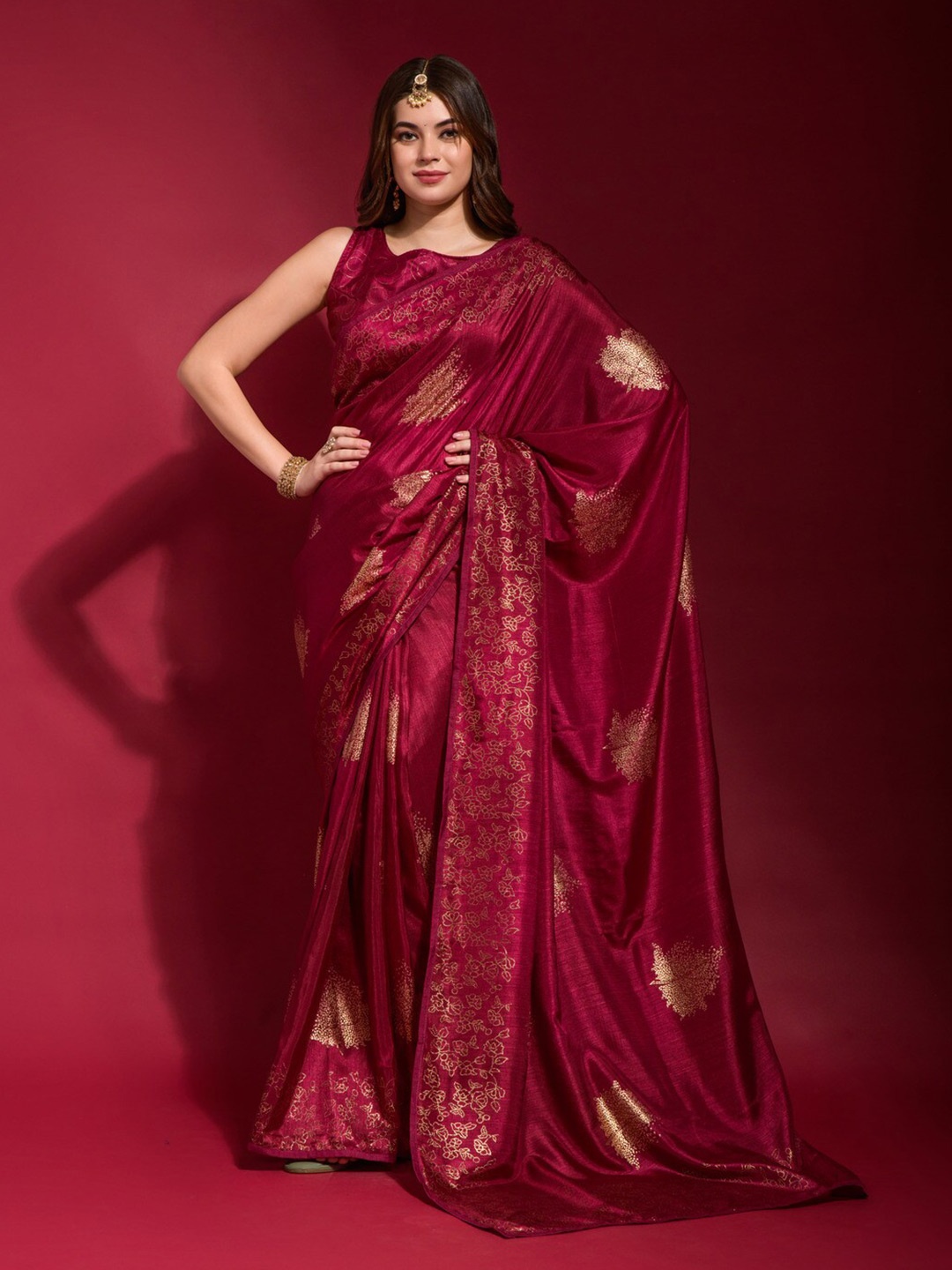

GAJARAI Ethnic Motifs Foil Printed Georgette Saree, Magenta