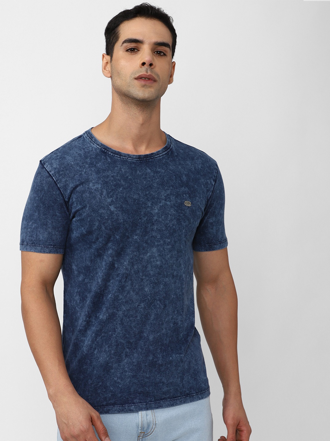 

Peter England Casuals Abstract Printed Pure Cotton Slim Fit T-shirt, Navy blue
