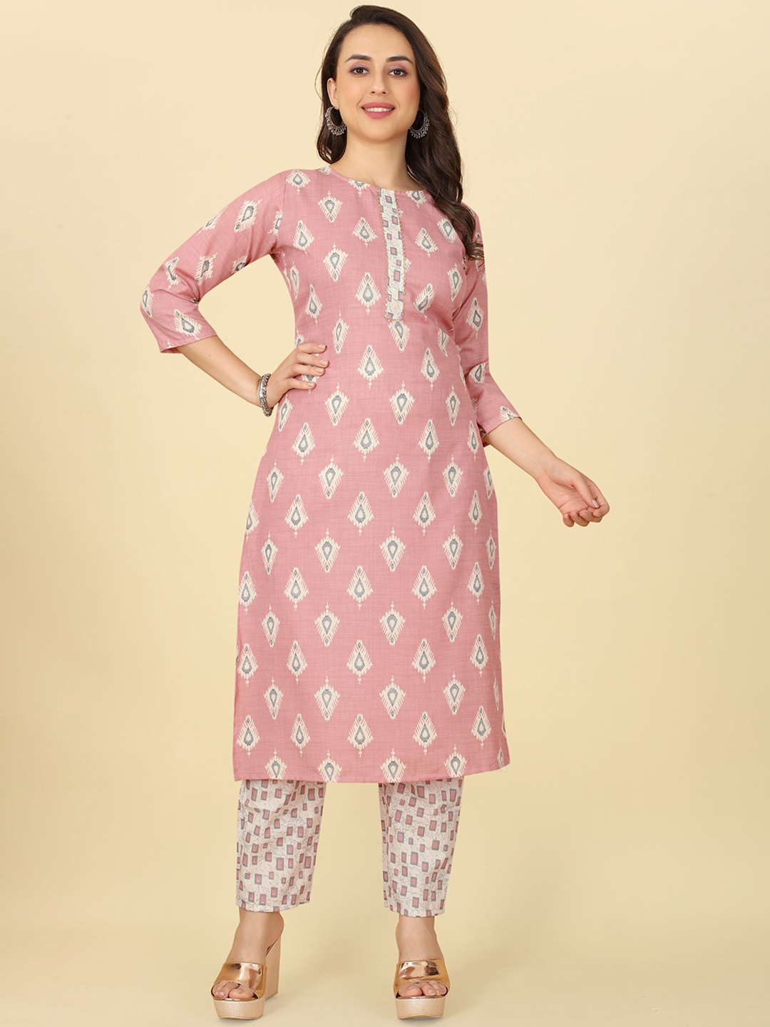 

KALINI Ethnic Motifs Printed Gotta Patti Kurti With Trousers, Pink