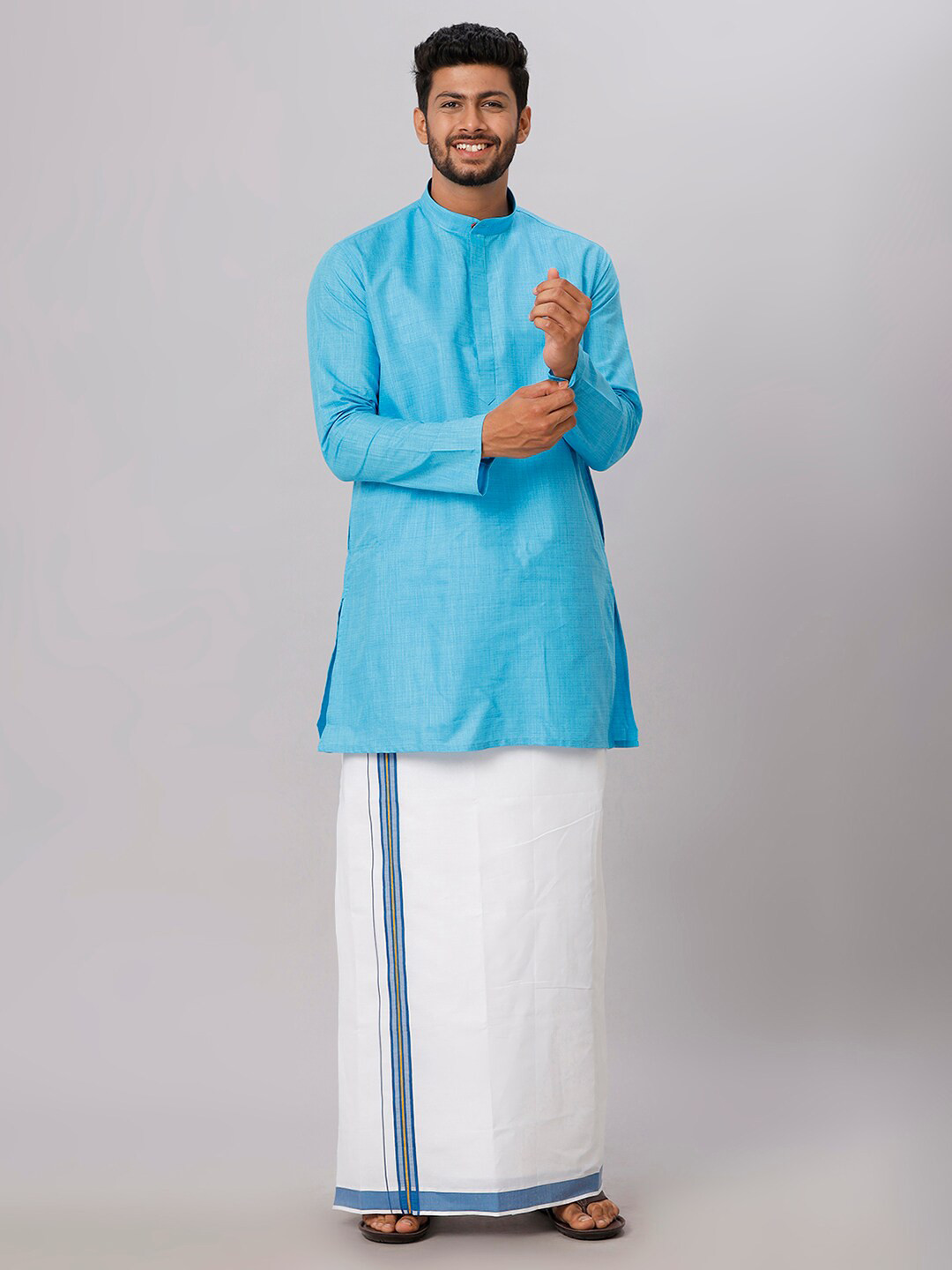 

Ramraj Mandarin Collar Straight Kurta With Veshti, Blue