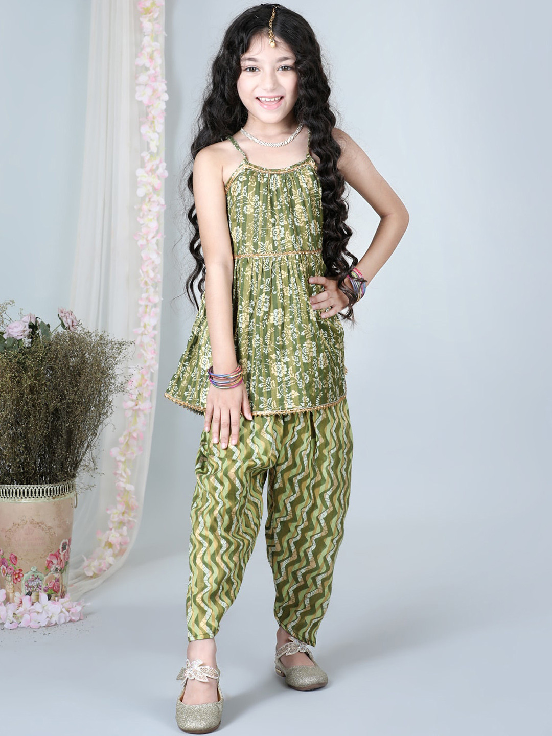 

Cutiekins Girls Shoulder Straps Floral Printed Pleated Gotta Patti Kurta with Dhoti Pants, Green