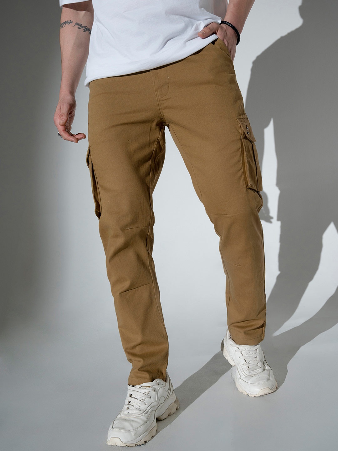 

Hubberholme Men Olive Brown Slim Fit Solid Cargos