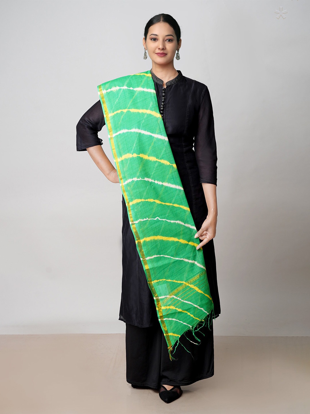 

Unnati Silks Dyed Leheriya Zari Pure Cotton Dupatta, Green