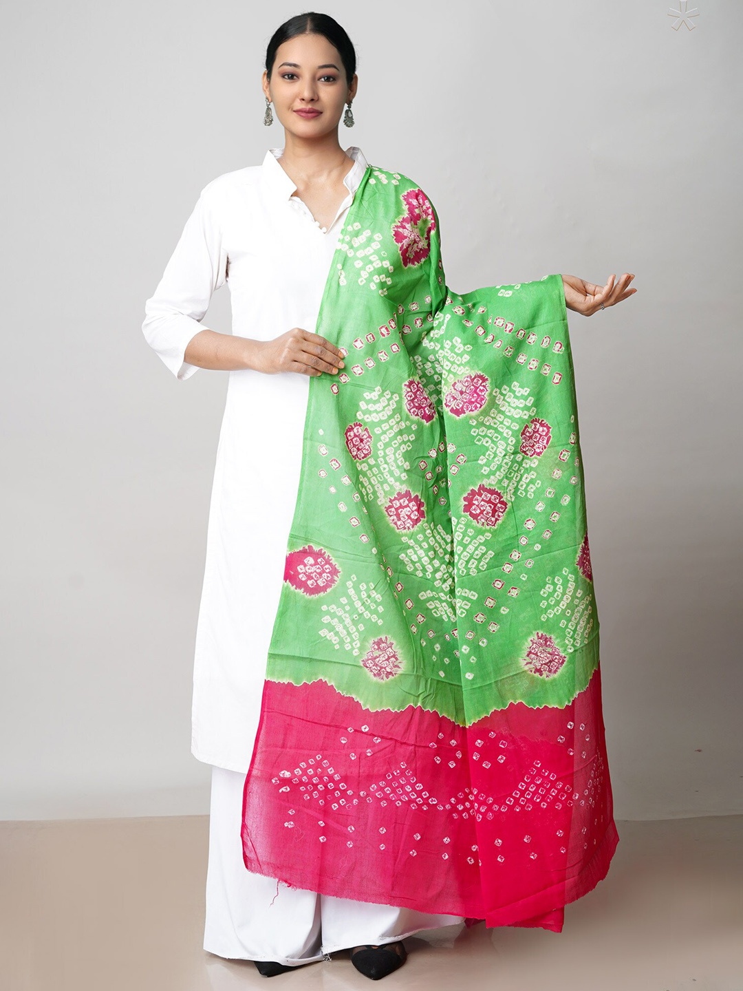 

Unnati Silks Green & Red Printed Pure Cotton Bandhani Dupatta