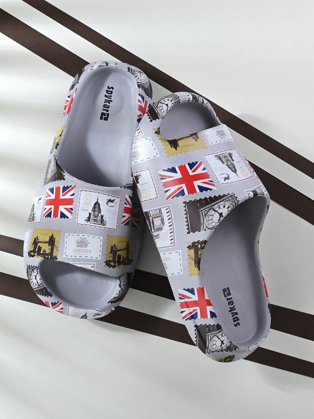 

SPYKAR Men Printed Croslite Sliders, Grey