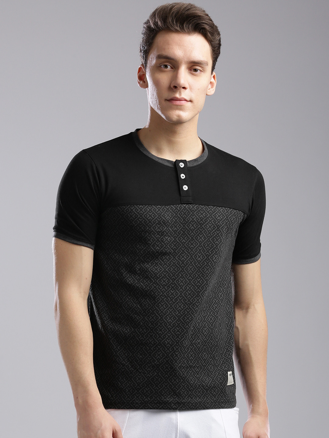

Hubberholme Men Black & Grey Melange Printed Henley Neck T-shirt