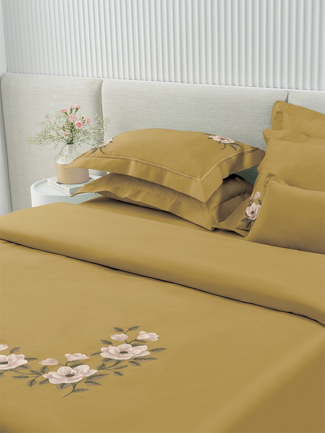 

DDecor Urban Gold-Toned Floral 210 TC Cotton King Bedsheet with 2 Pillow Covers, Mustard