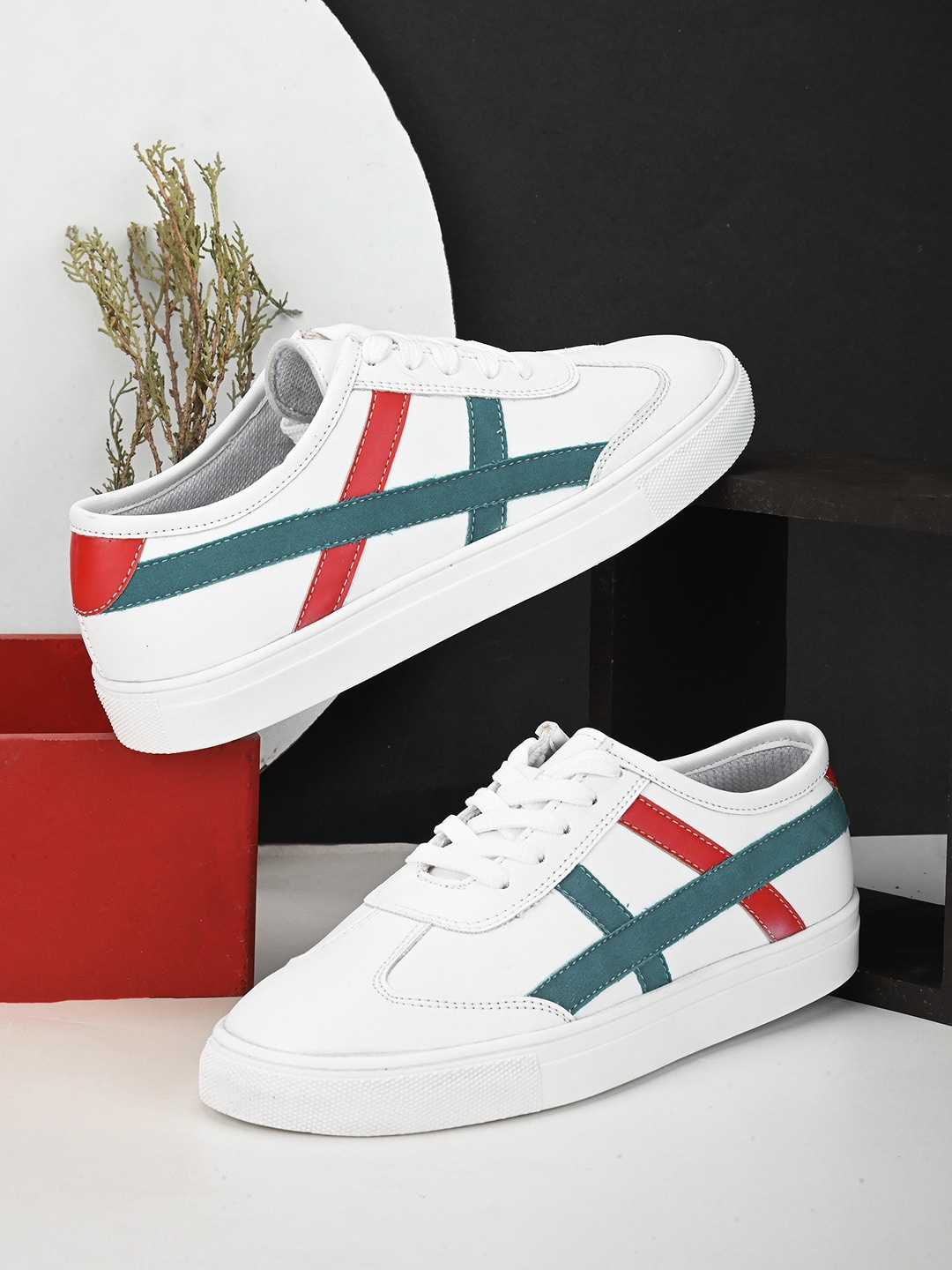 

The Roadster Lifestyle Co. Women White And Red Colourblocked Lightweight Sneakers