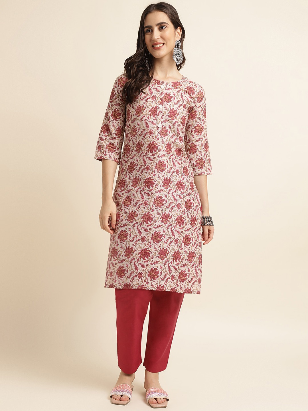 

Fabclub Floral Printed Straight Kurta, Magenta