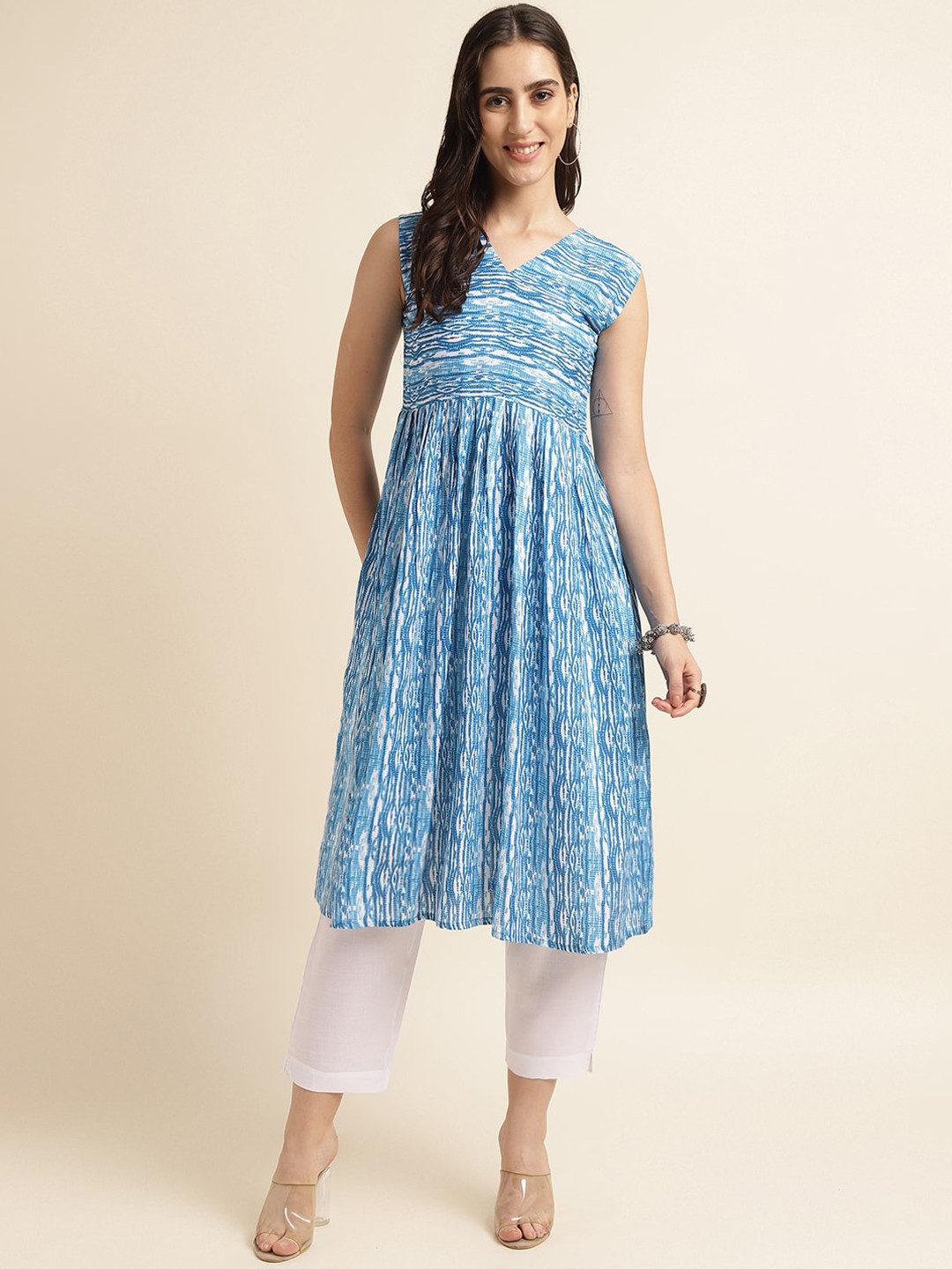 

Fabclub V-Neck Abstract Printed Pleated Empire Kurta, Blue