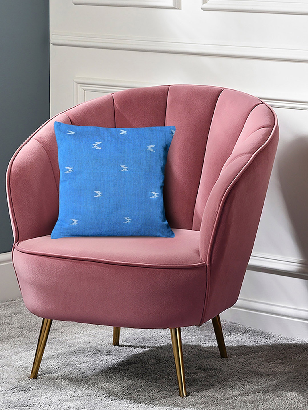 

ArtEastri Blue & White Cotton Square Cushion Cover