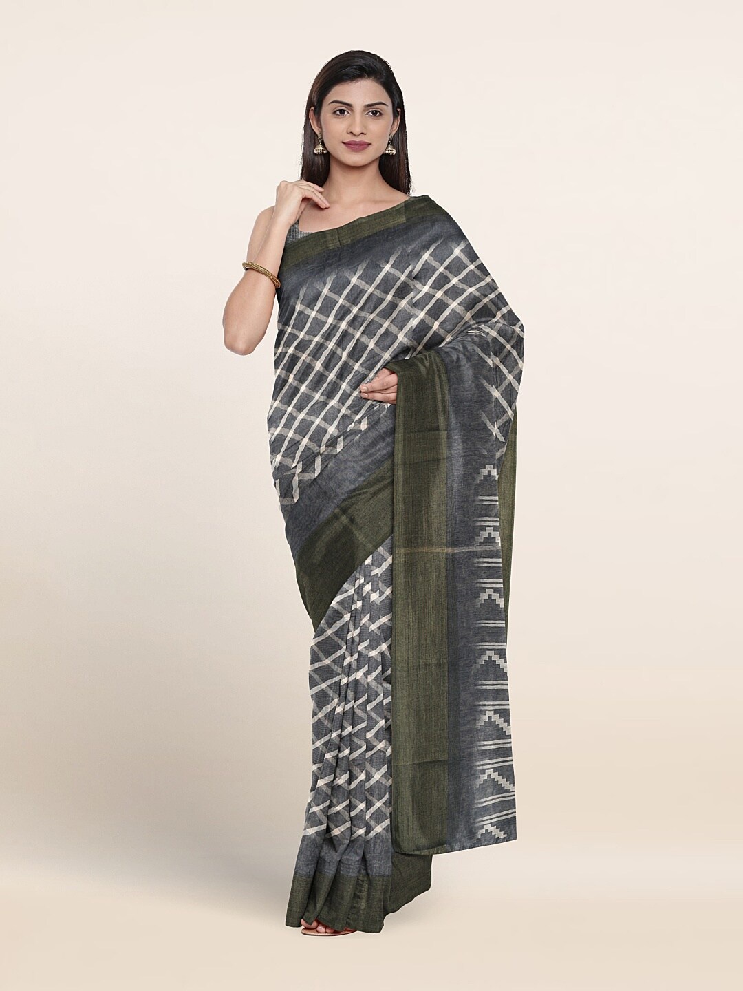 

Pothys Checked Zari Saree, Grey