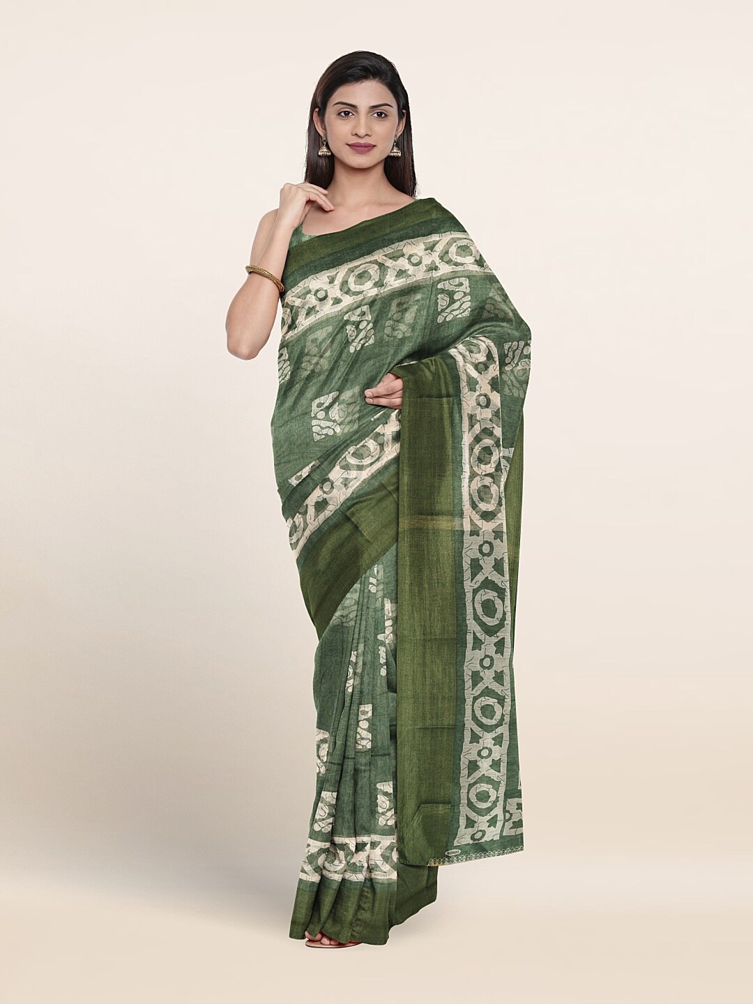 

Pothys Geometric Printed Saree With Blouse Piece, Green