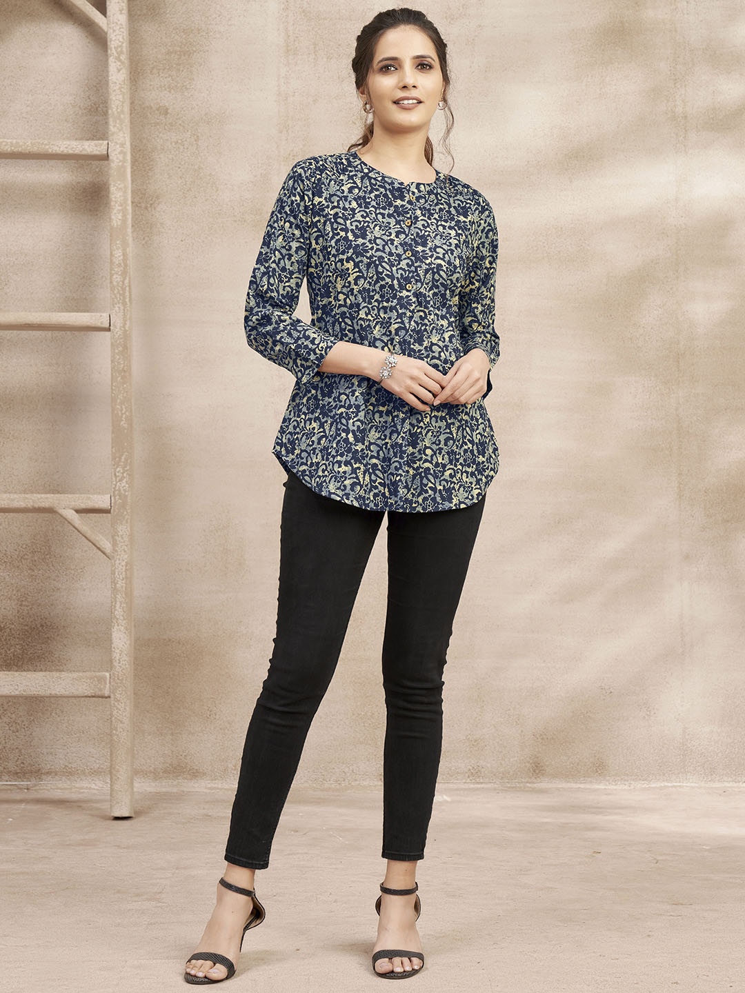 

DRESOUL Floral Printed Cotton Shirt Style Top, Black