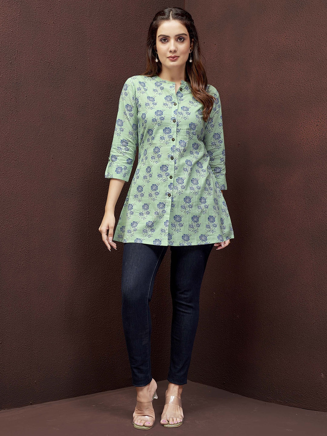 

DRESOUL Floral Printed Pure Cotton Kurti, Blue