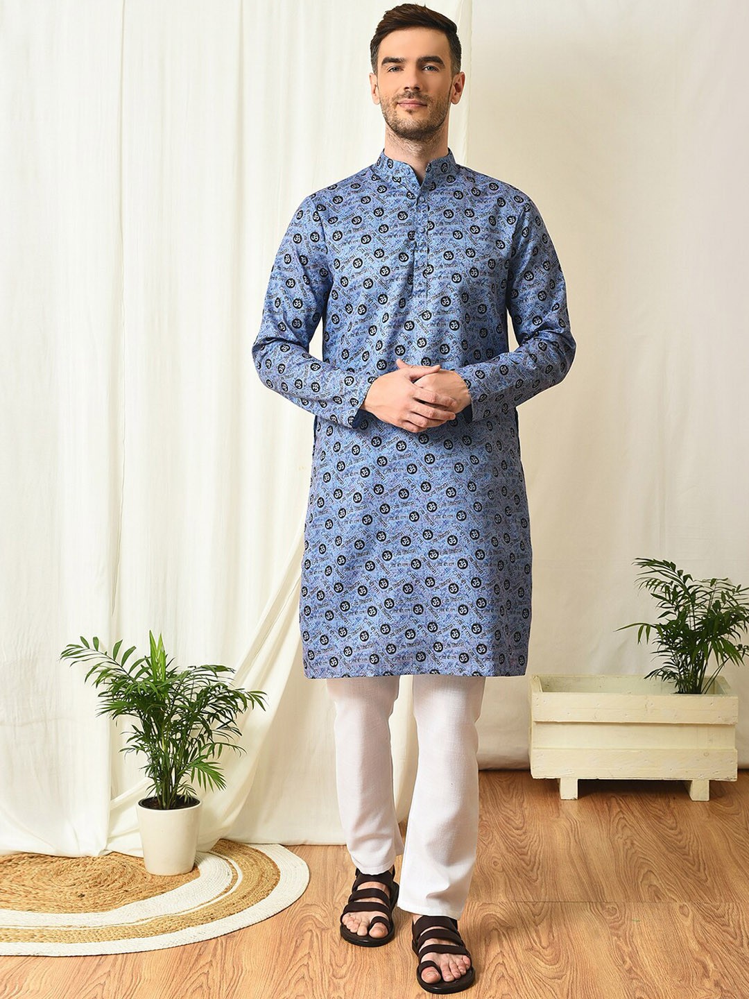 

Hangup Ethnic Motifs Printed Band Collar Straight Kurta with Pyjamas, Blue