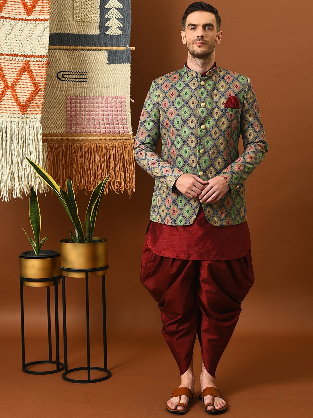 

Hangup Geometric Printed Regular Kurta With Dhoti Pants, Maroon