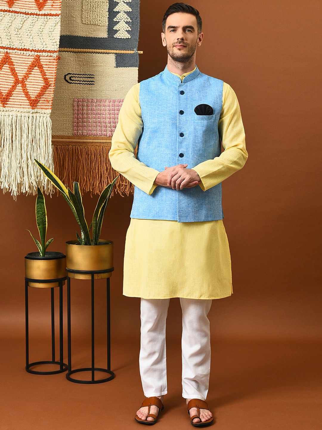 

Hangup Solid Regular Kurta With Pyjamas Nehru Jacket, Blue