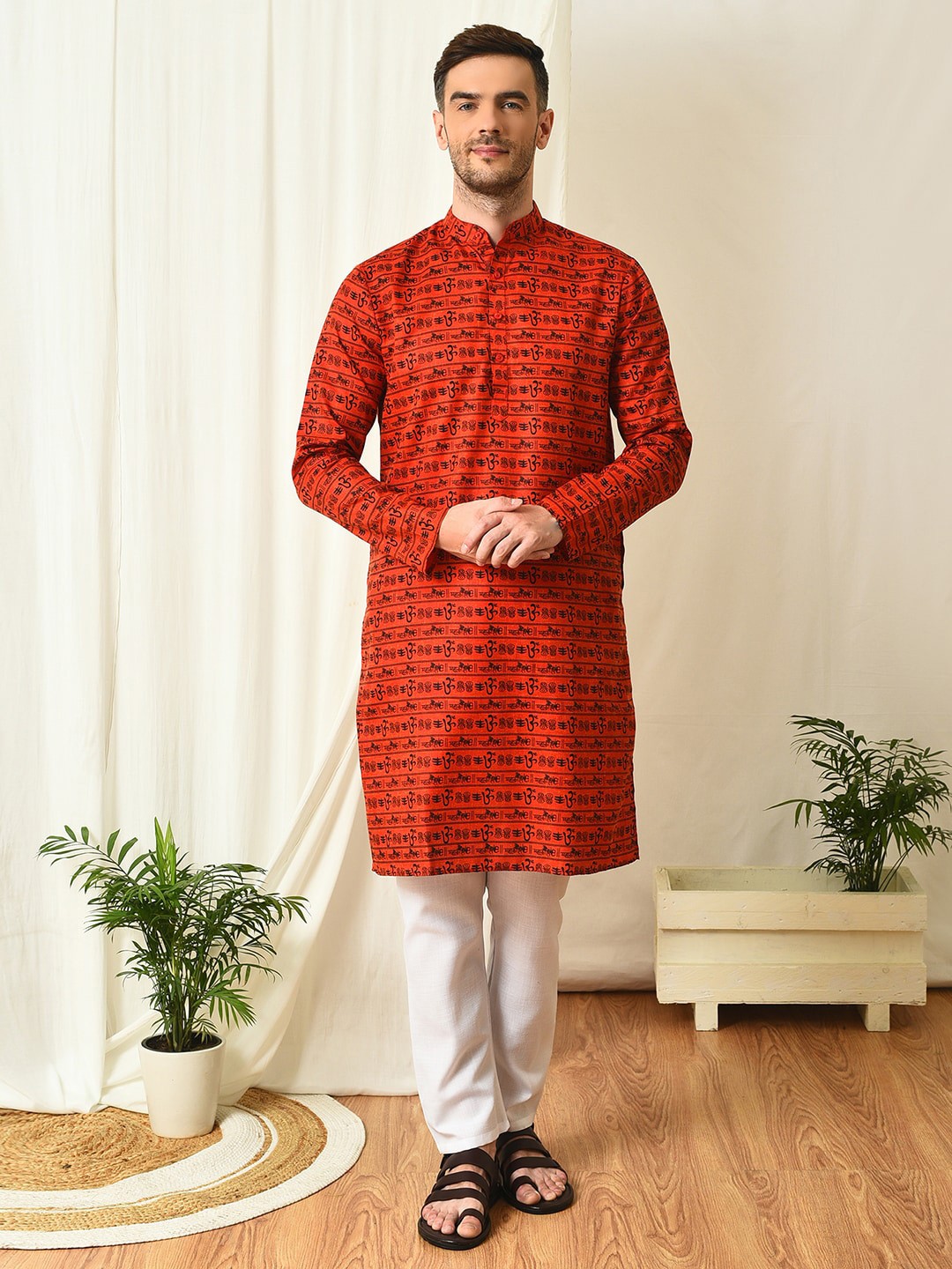 

Hangup Ethnic Motifs Printed Regular Kurta with Pyjamas, Red